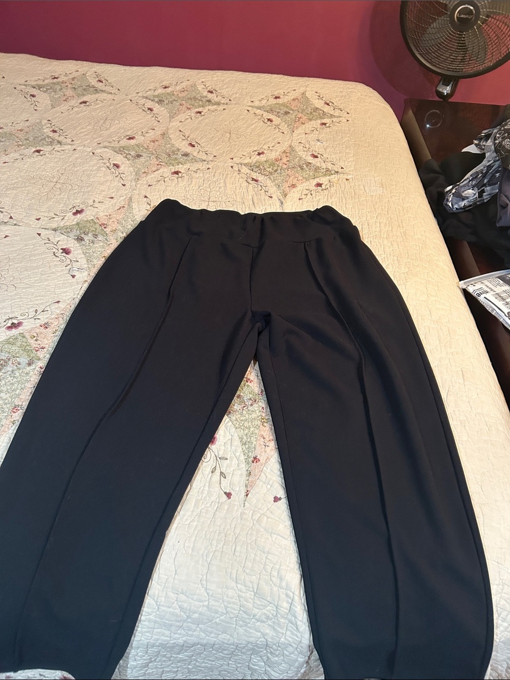 Wide-Leg Pull-On Trousers in Black